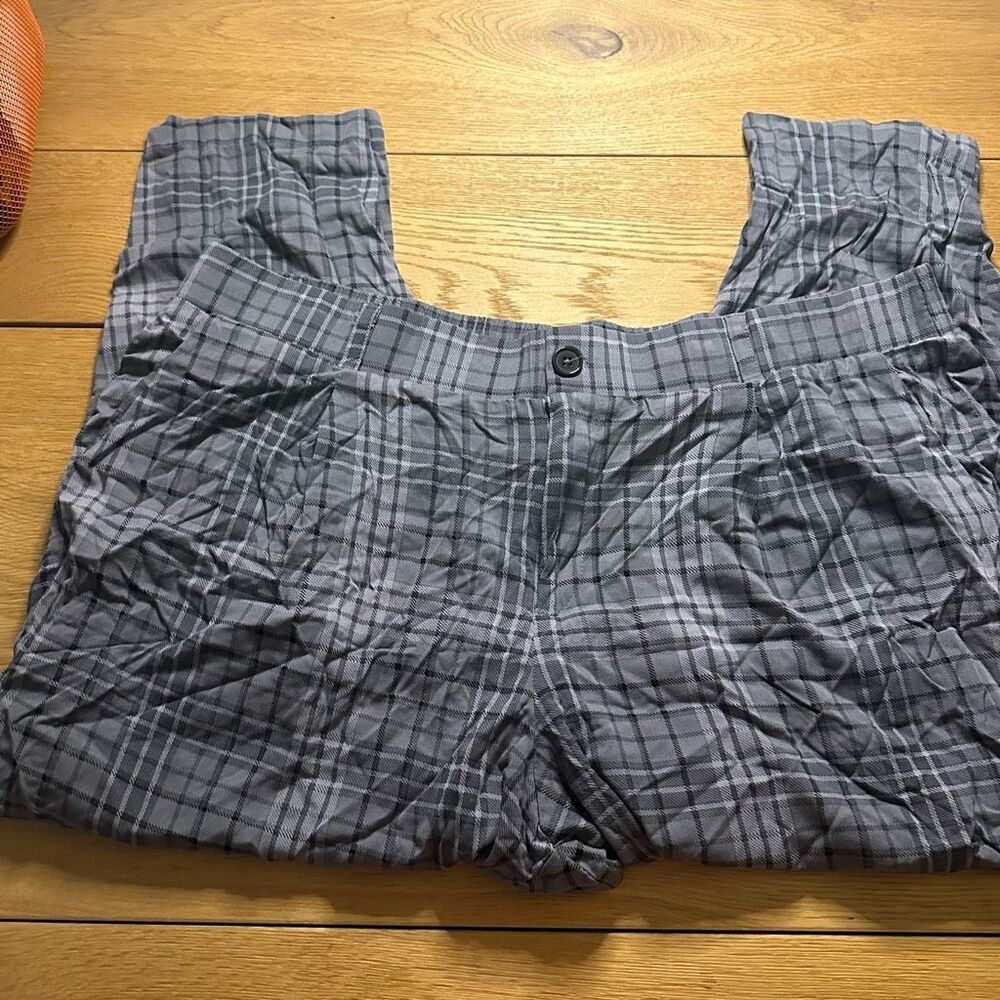 Torrid plaid career pull on ankle pants 22 gray